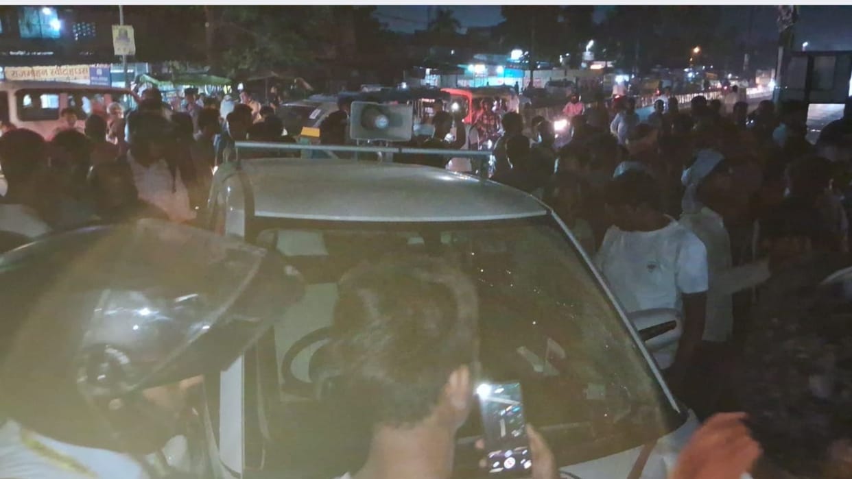 many people injured in road accident after Ambulance hits bike parked on roadside and pedestrians in chandauli