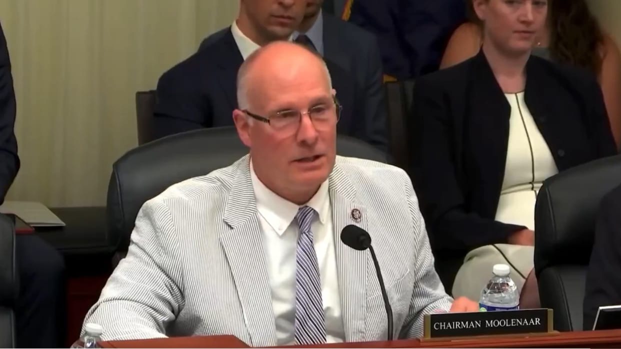 US lawmaker urges rolling restrictions on AI chip exports to curb China's military edge