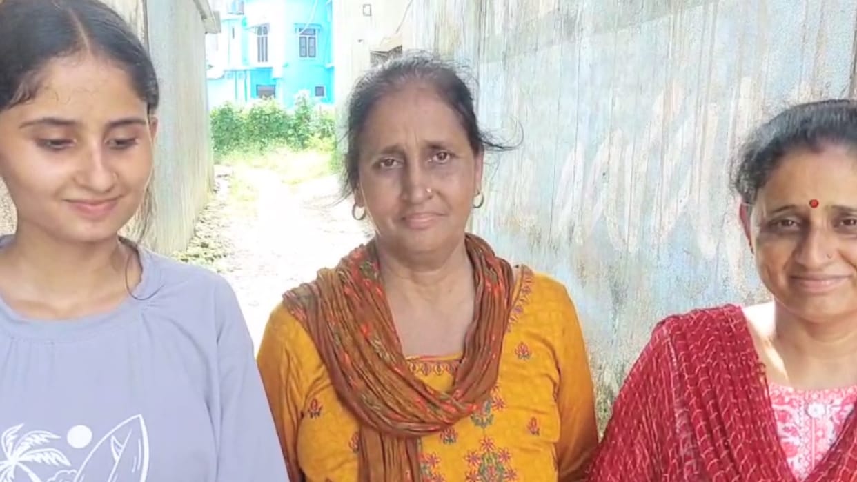 Travelers who came from Mani Mahesh narrated their ordeal, mother performed Aarti of her son on his safe retur