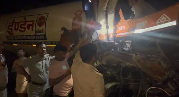 Farrukhabad Road Accident gas tanker and dumper collide head on driver dies and two injured