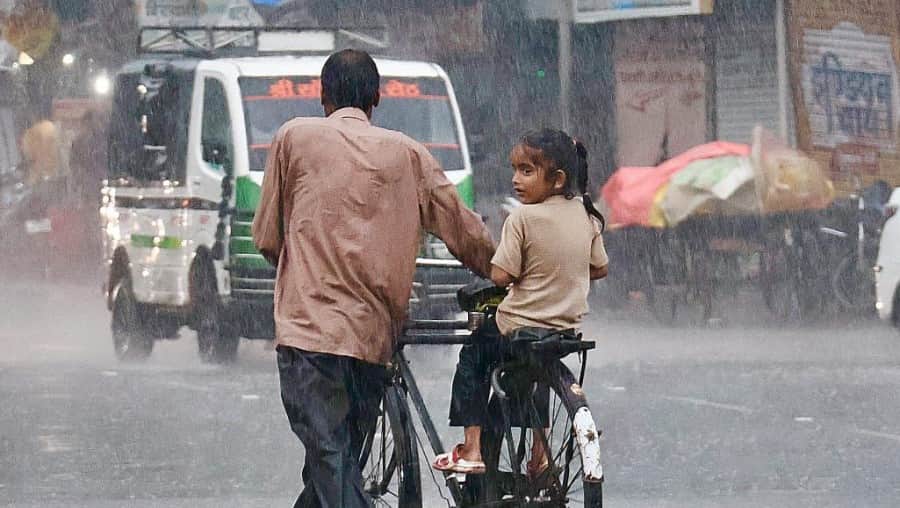 indore news yashwant sagar dam gate opened after heavy rain, alert issued