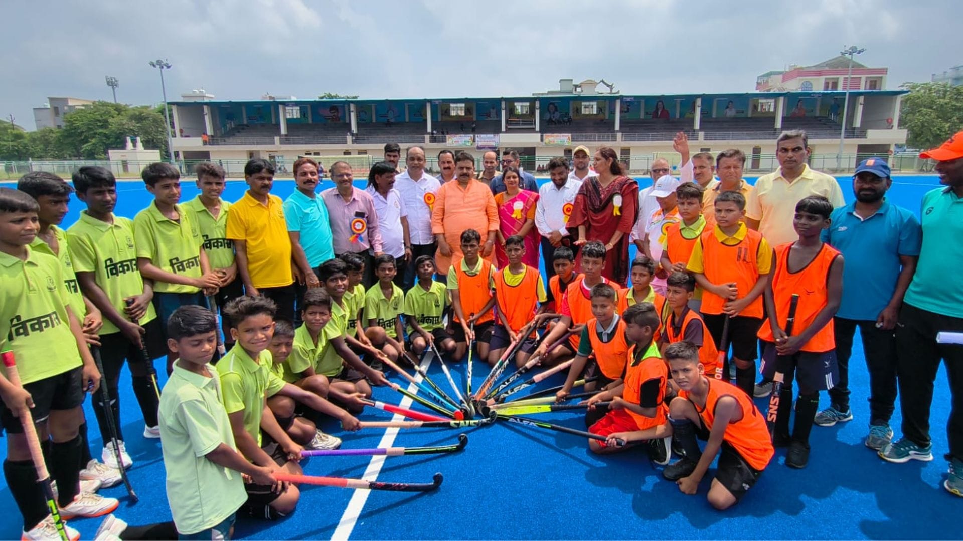Sports news in Varanasi Vivek Academy won with Prashant decisive goal 2 minutes before end of game