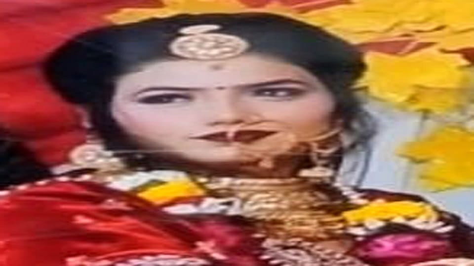 Married woman living in her parents house dies