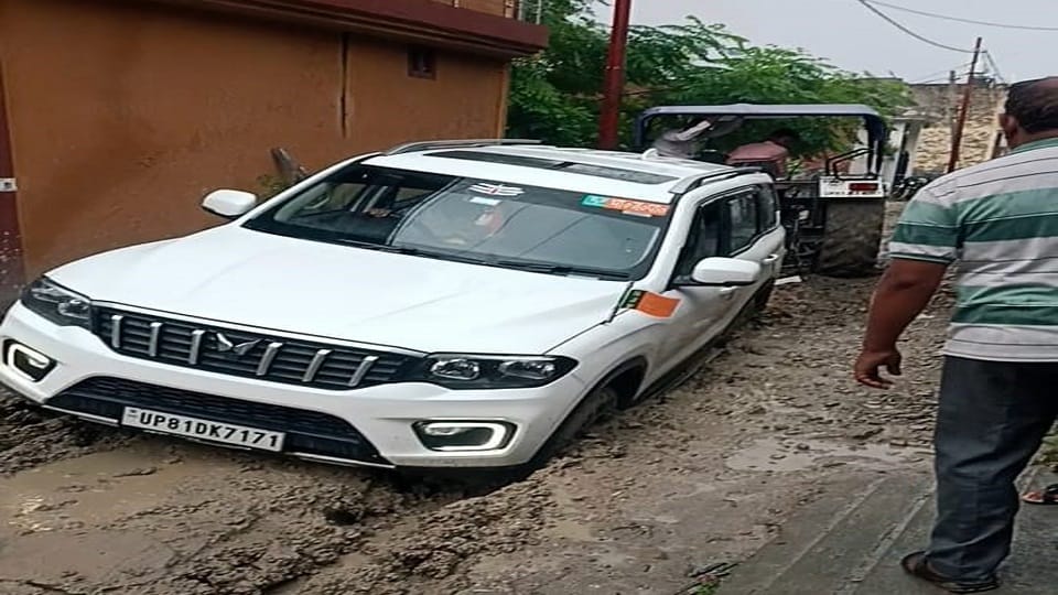BJP leader Scorpio stuck in mud
