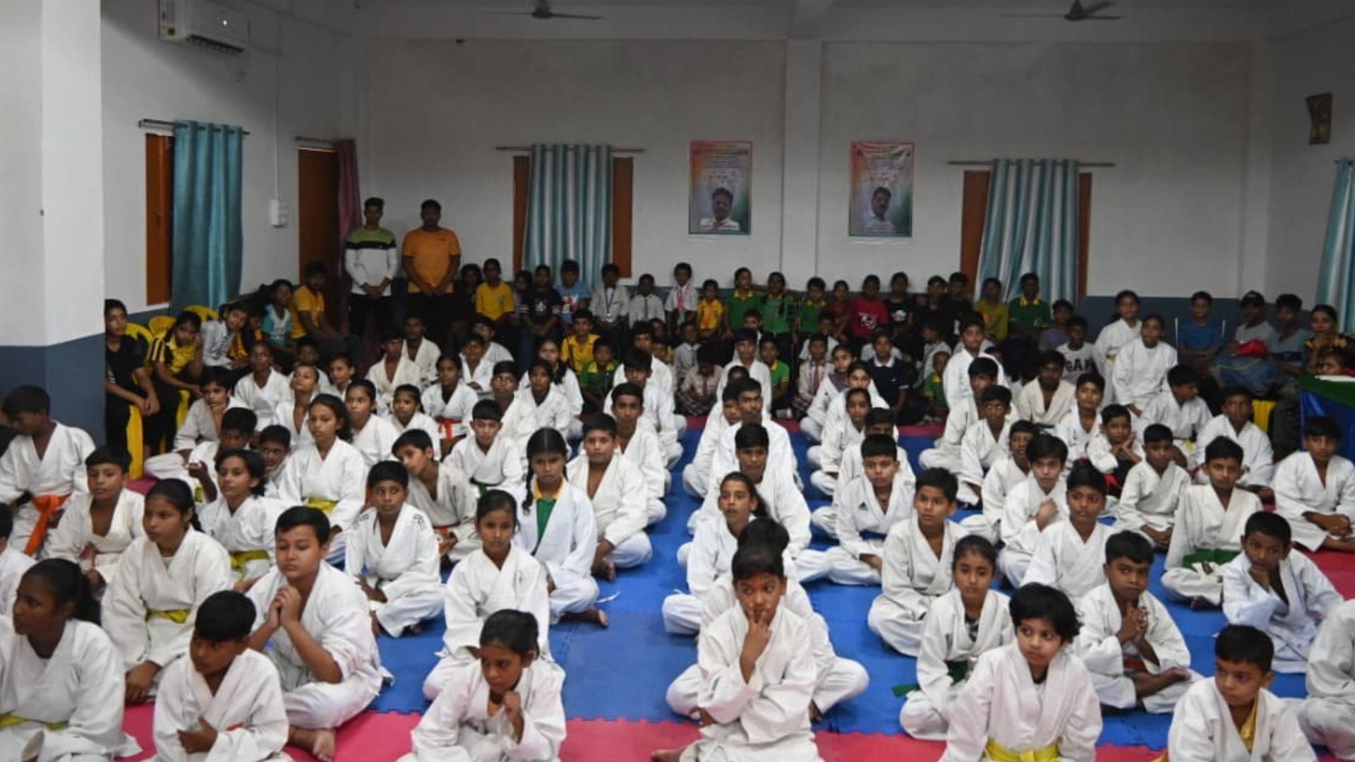 Sports news in Varanasi Vivek Academy won with Prashant decisive goal 2 minutes before end of game