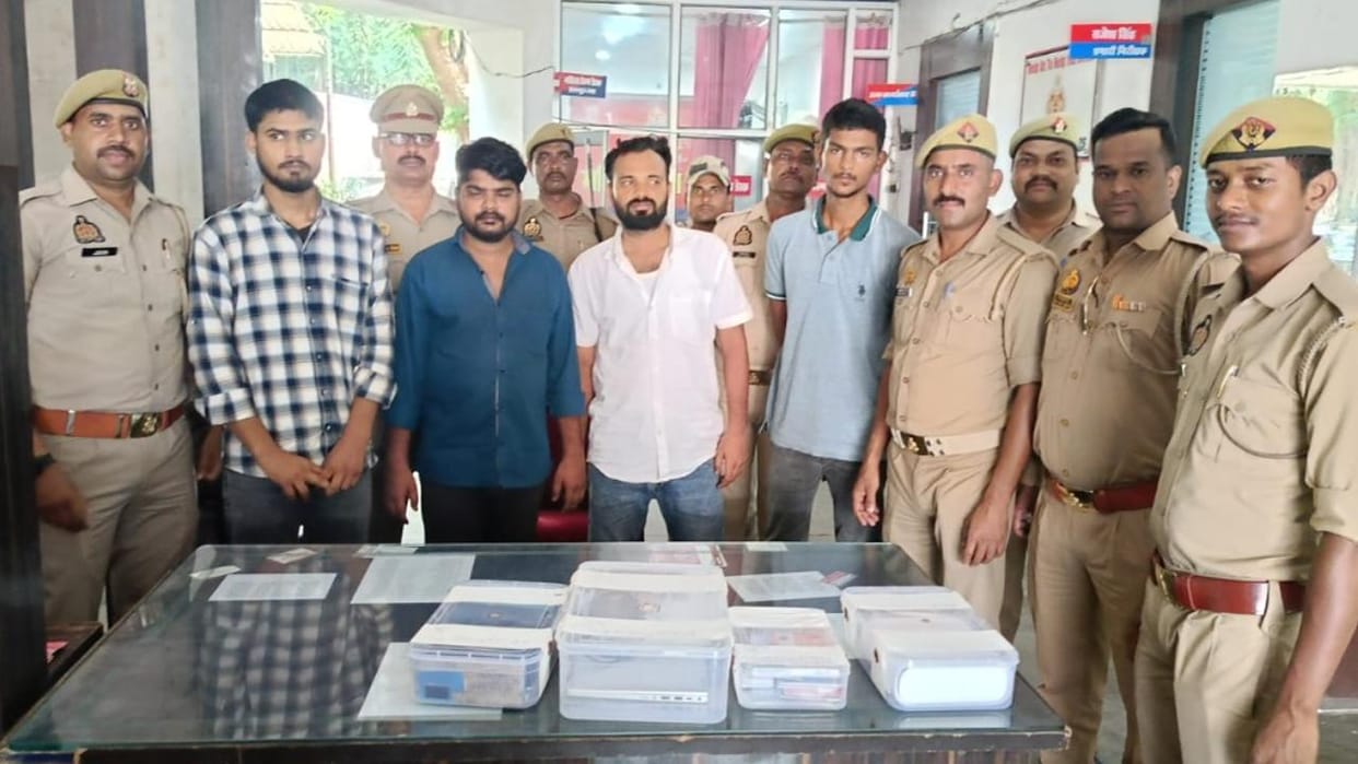 Jhansi: Eight arrested including a henchman of Mahadev app operator
