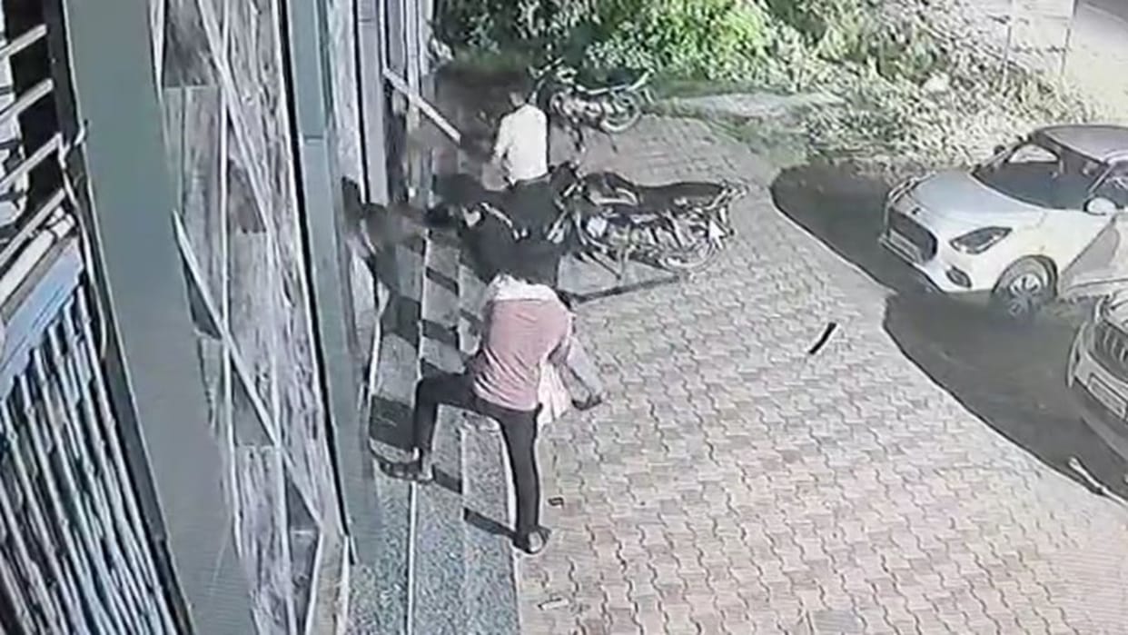 Sikar News: Goons Wreak Havoc at Hotel in Movie-Like Style, Scene Caught on CCTV