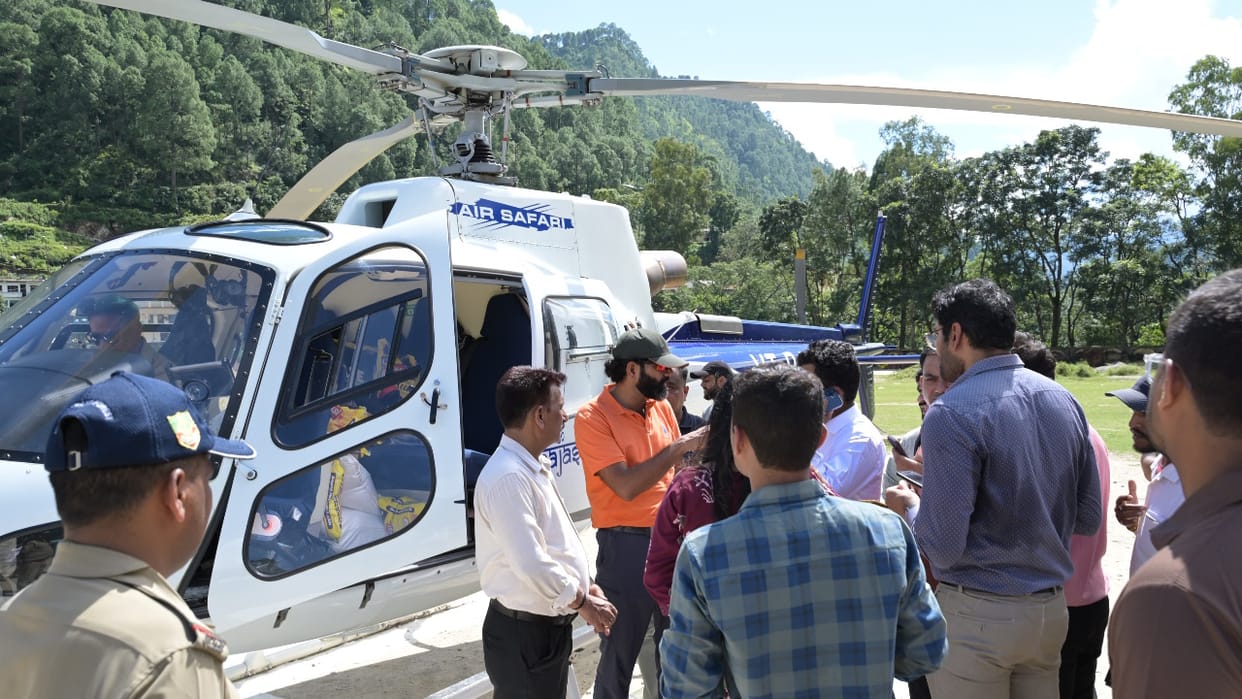 Extreme rainfall in Rudraprayag Ration delivered to disaster affected areas from Agastyamuni via helicopter