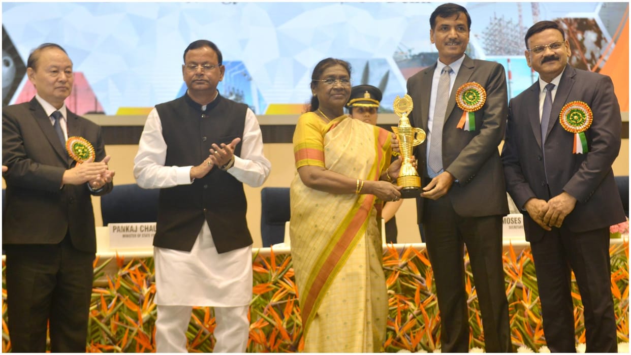 POWERGRID gets SCOPE Eminence Award for Human Resource Management; President felicitates