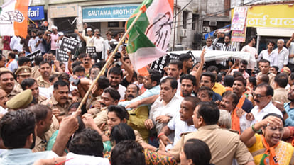 Kanpur: Clashes between BJP and Congress in front of Tilak Hall