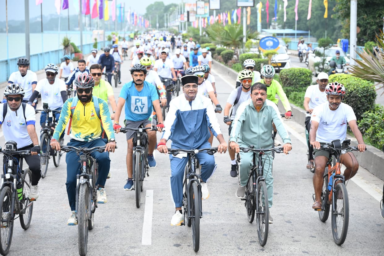 National Sports Day: Fit India Cycle Rally organised in capital Bhopal, Minister and MP also rode cycle