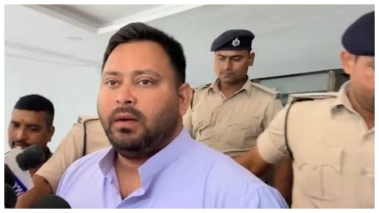 Bihar :  राहुल गांधी के बाद अब तेजस्वी यादव के बिगड़े बोल, मुख्यमंत्री नीतीश कुमार को बताया चीट मिनिस्टर