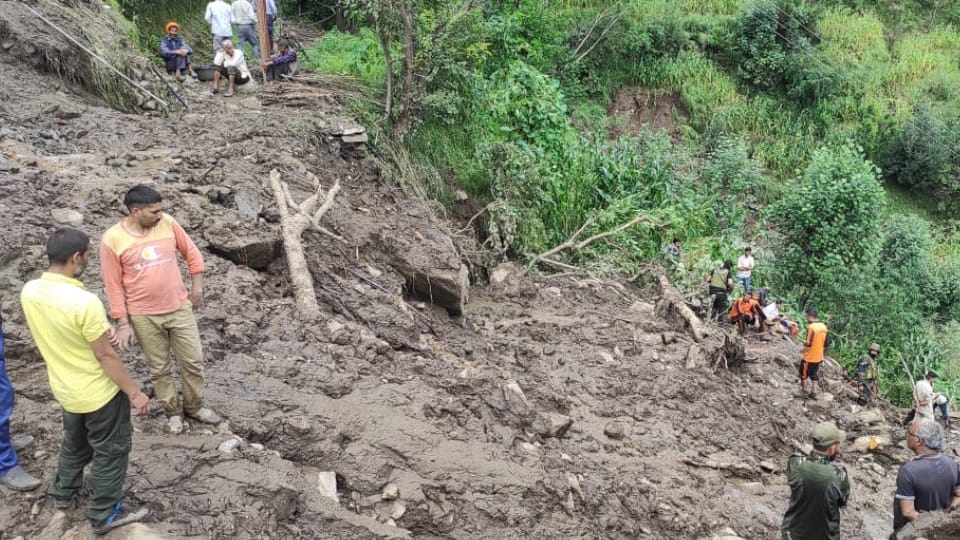 Cloud burst in Ramban Nature wreaked havoc on people sleeping in their homes in jammu kashmir see photos