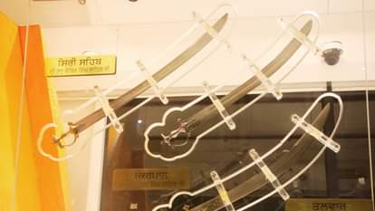 गुरु तेग बहादुर साहिब जी महाराज की तलवार।