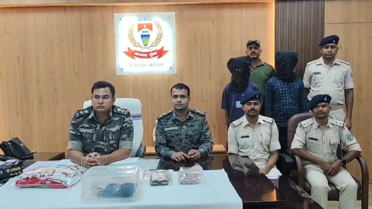 Jharkhand News: Chaibasa Police got big success, two notorious militants arrested