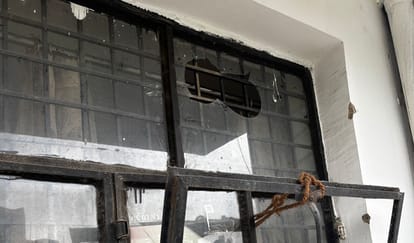 Kanpur Bullies pelted stones at a constables house attacked him when he protested against the abuse