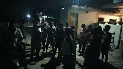 Kanpur After thefts villagers took security responsibility guarding with sticks keeping eye on every suspect