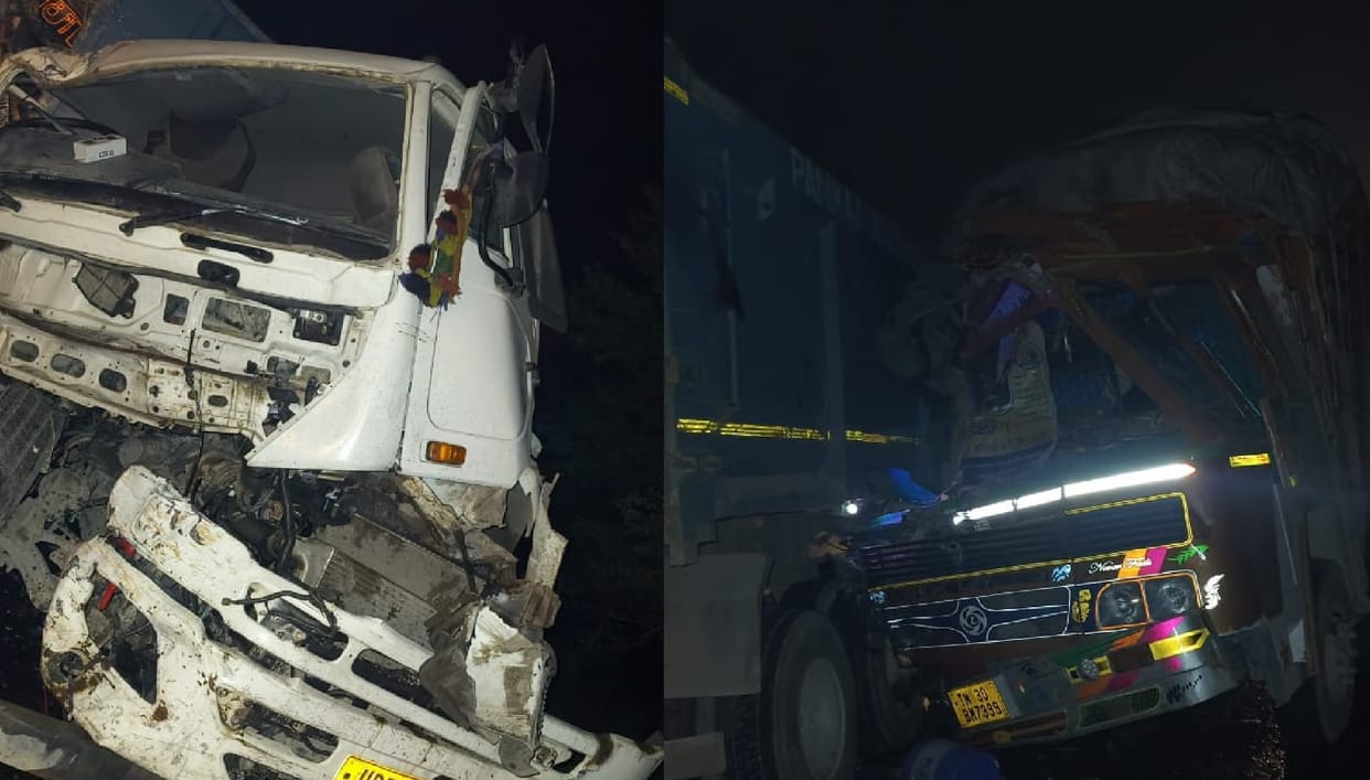 Mahoba Accident Head on collision between dumpers on the highway driver killed and another seriously injured