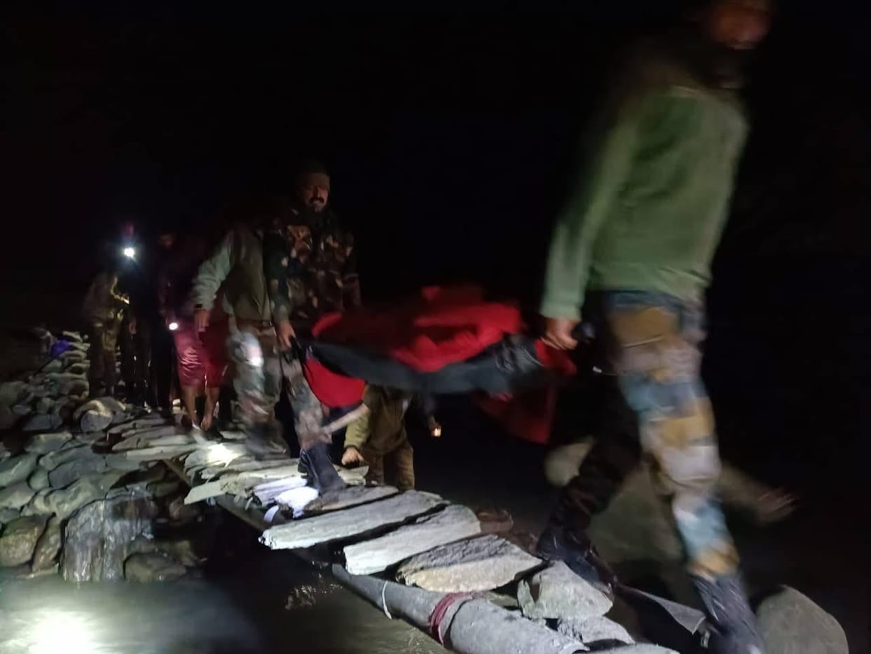 Tragic accident in Drass: Xylo vehicle fell into the river, two dead, three injured