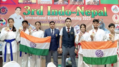 Sport News Hockey Ayodhya players could not overcome dribbling of Kashi Sujit