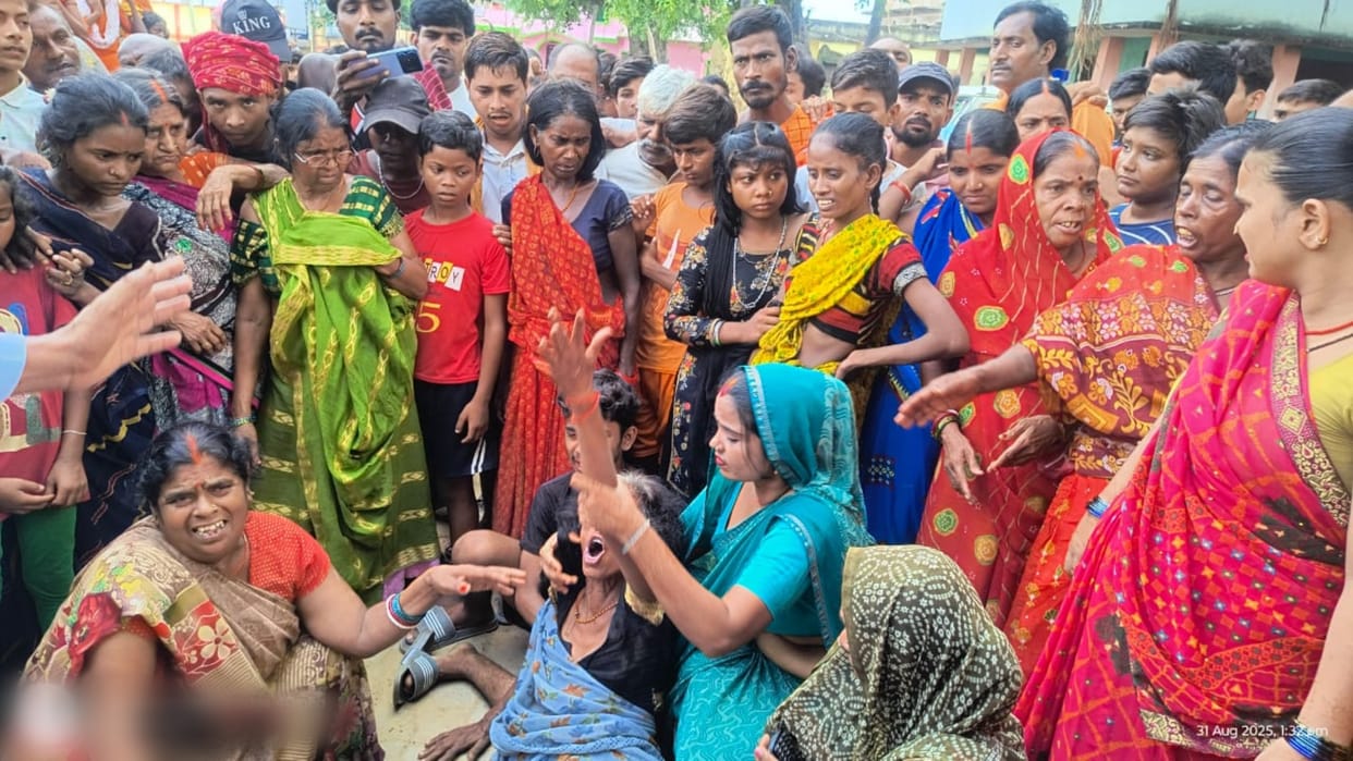 Sasaram News: Two cousins died due to drowning in a pond, accident happened while taking out ball
