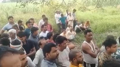 UP: Troubled by debt, farmer commits suicide in Baghpat, dead body found hanging on tree