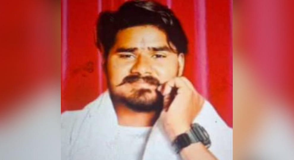 Meerut: Three lakh rupees were looted after beating a young man who was going to get rid of jewellery, suicide