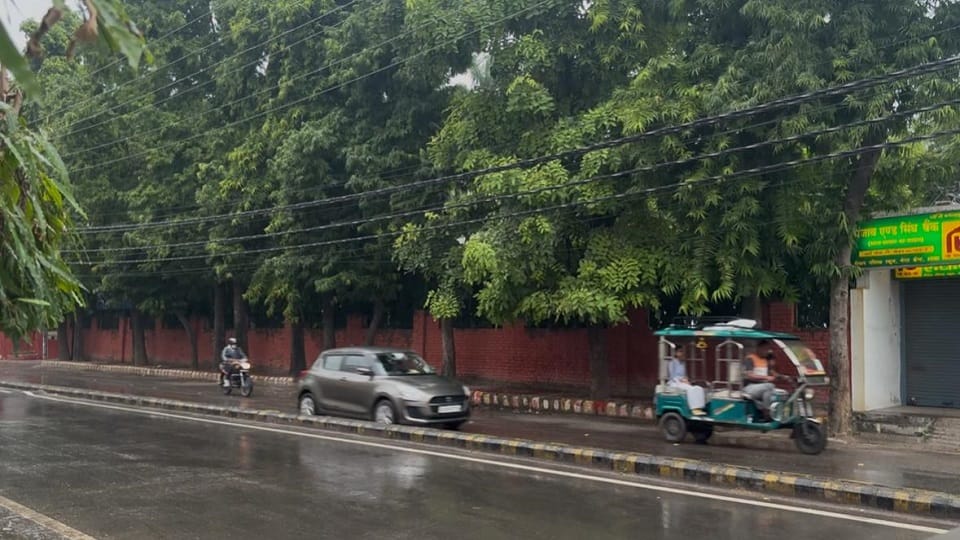 Weather Today: Dark clouds covered the sky since morning, showers at some places, drizzle at some places
