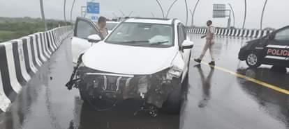 आगरा-लखनऊ एक्सप्रेस वे पर हादसा