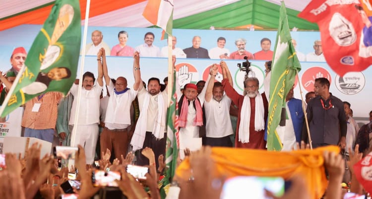 Voter Adhikar Yatra Live: राहुल गांधी बोले- एटम बम से बड़ा हाइड्रोजन बम ला रहे, मोदीजी मुंह नहीं दिखा सकेंगे