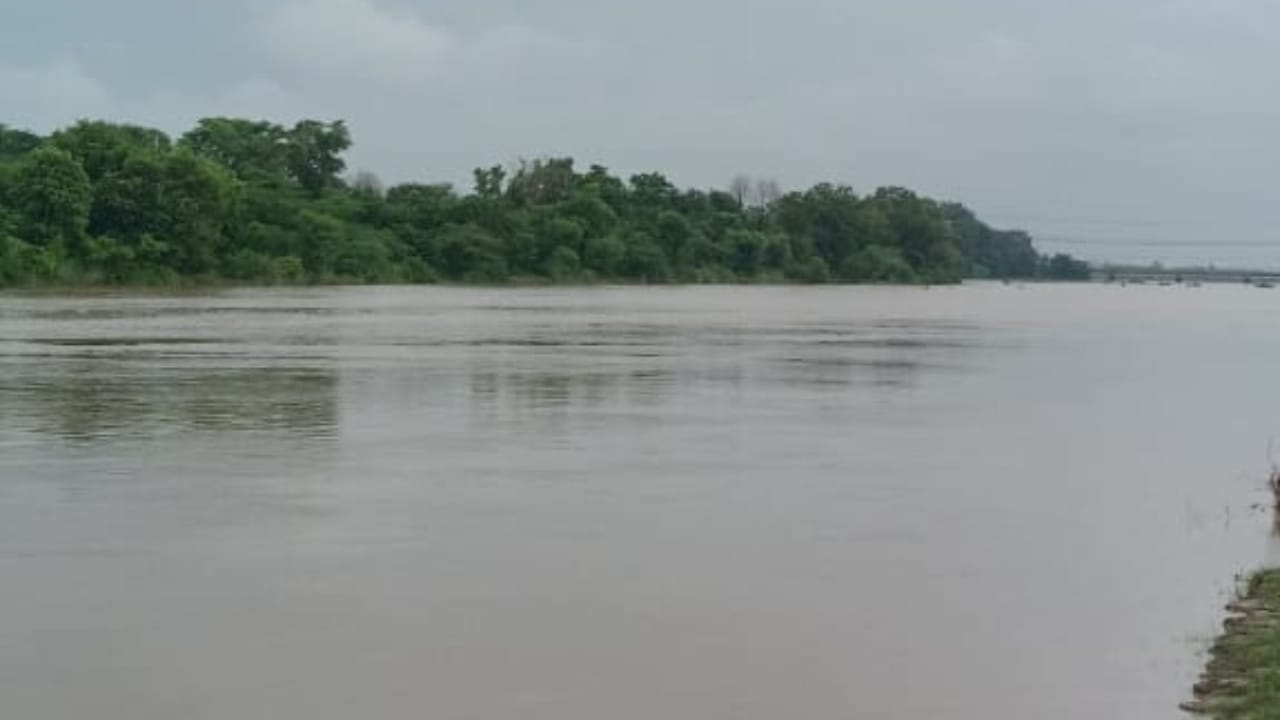 Heavy rainfall affected life flood situation in Pilibhit