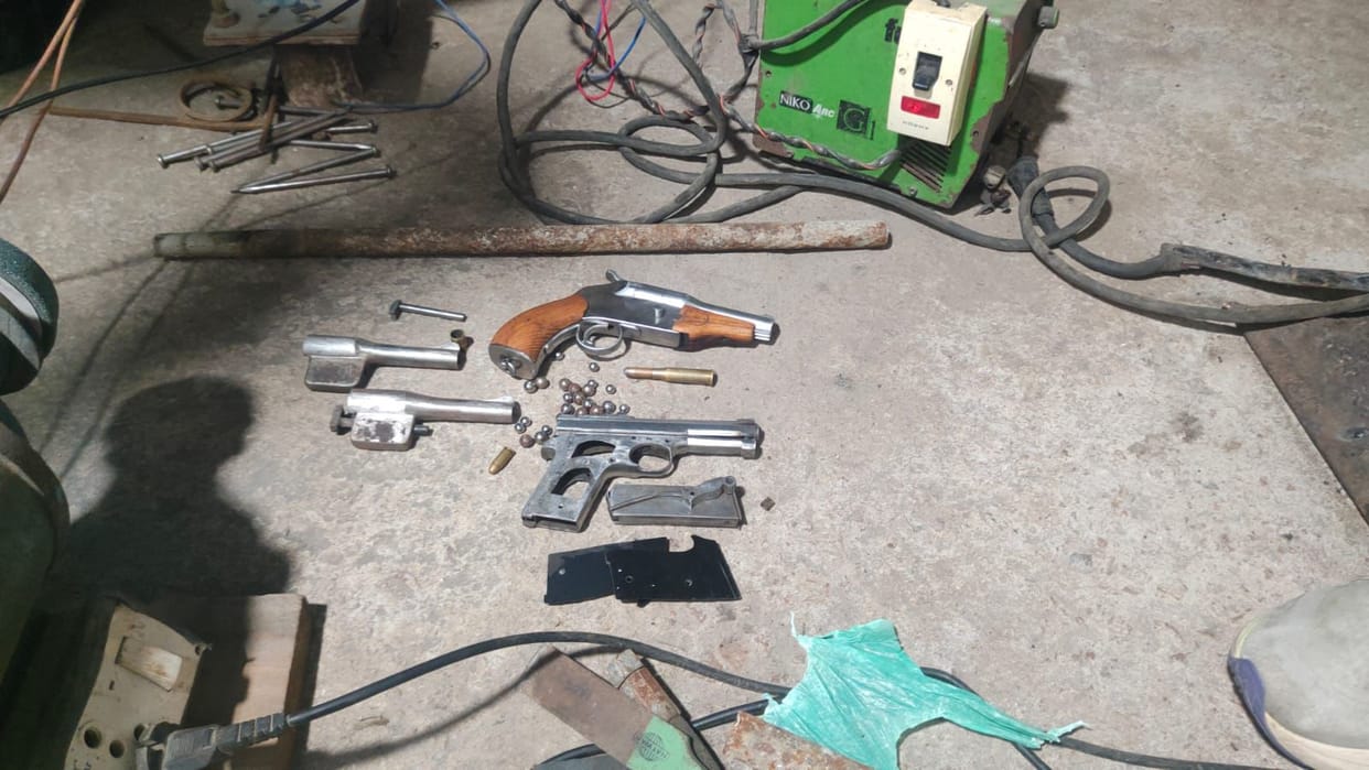 Bhopal crime branch raided the arms manufacturing factory of Tikamgarh