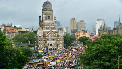 Maratha quota: Jarange vows to give up water as his protest enters 4th day