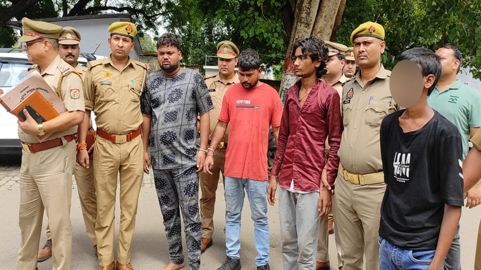 Kanpur car driver rishikesh Murder in love affair bodies taken in e-rickshaws without numbers To dodge cameras