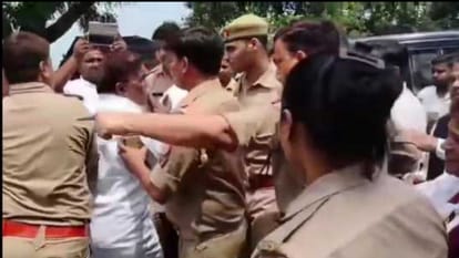Former MP Bal Kumar Patel was stopped on the way, dodged the police and reached Nara village on bike