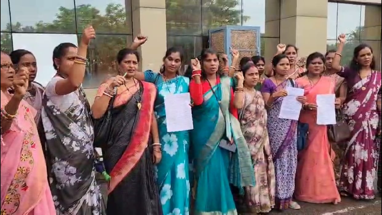 Women active under National Rural Livelihood Mission demonstrated