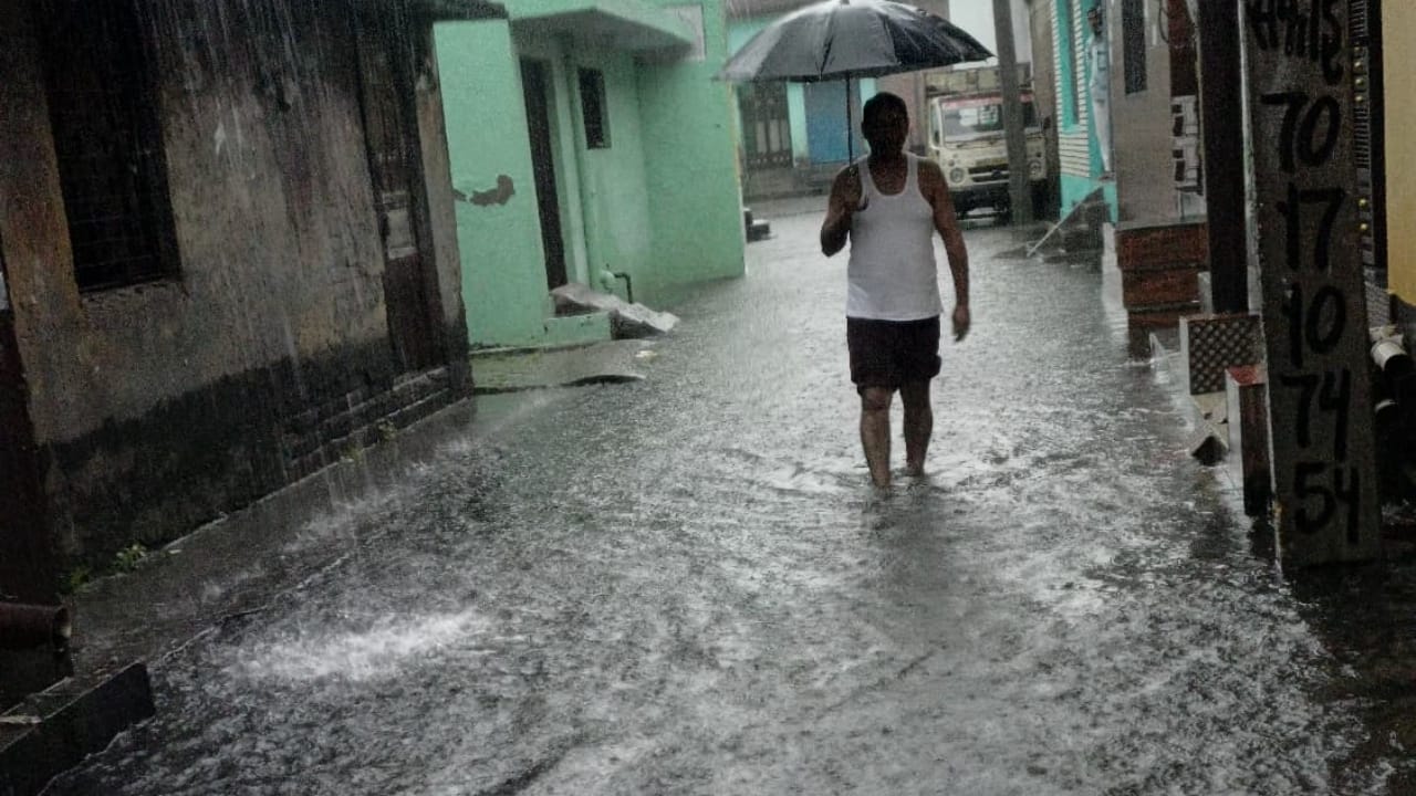 Heavy rainfall affected life flood situation in Pilibhit