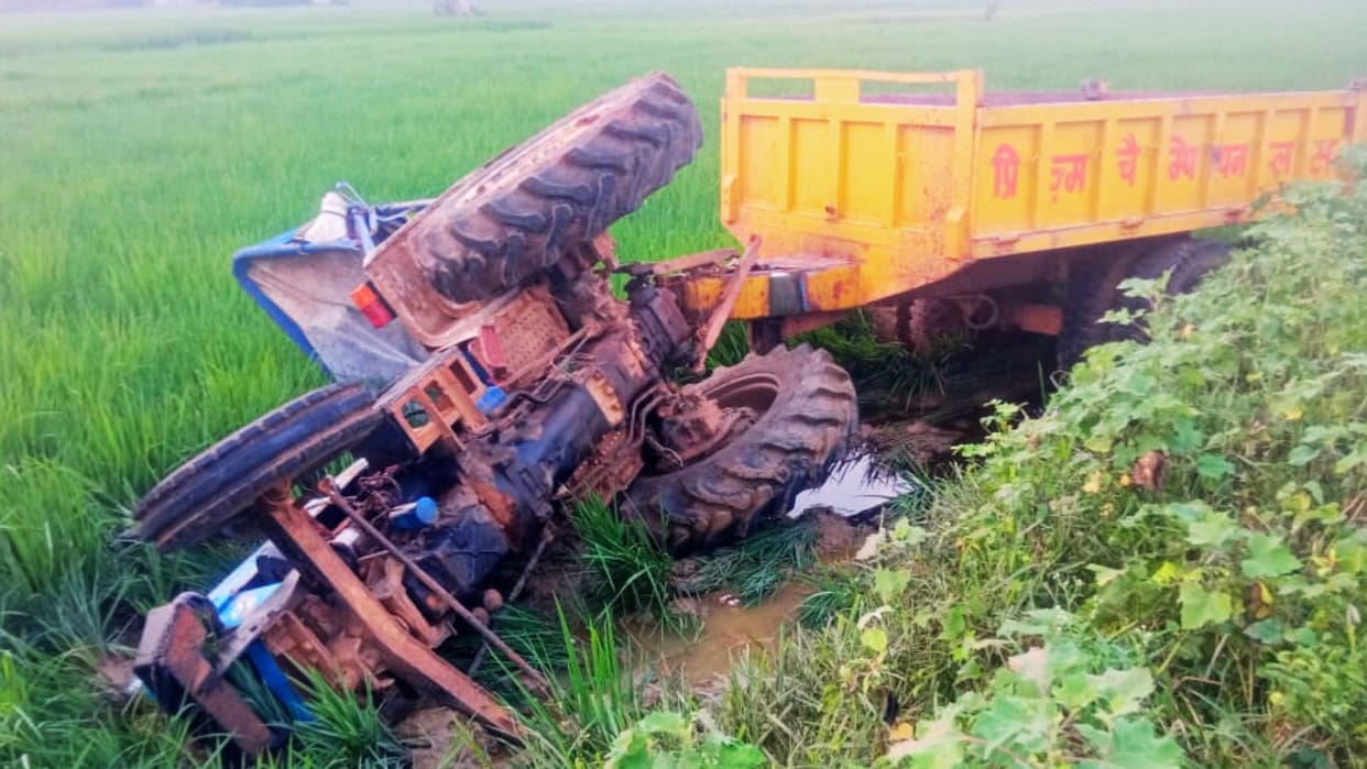 Farmer dies due to lightning three lost their lives in accidents in mirzapur seven people injured