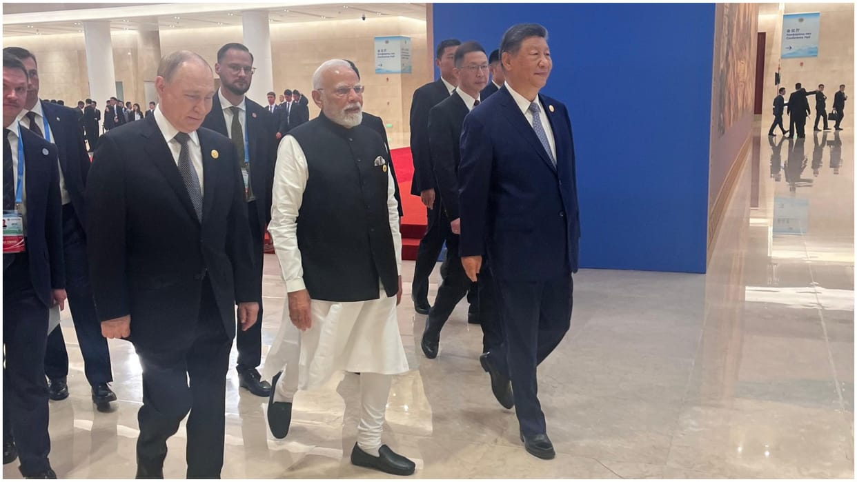 independent foreign policy of India neither fully integrated nor locked in other camp leading global south