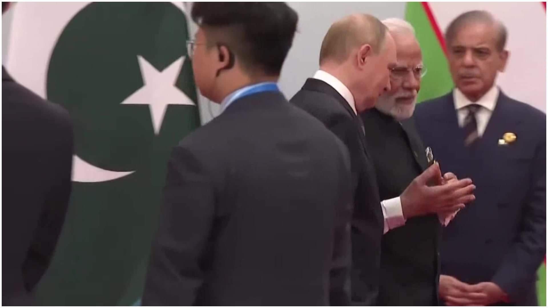 PM Modi Handshake Hug With Vlidimir Putin Ahead Of SCO Summit Infront Of Shehbaz Sharif Know all about it