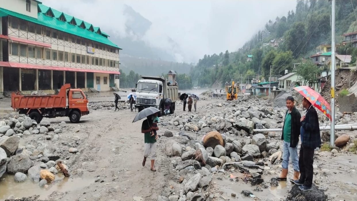 Himachal: Beas will change its direction, machinery will be air dropped by helicopter