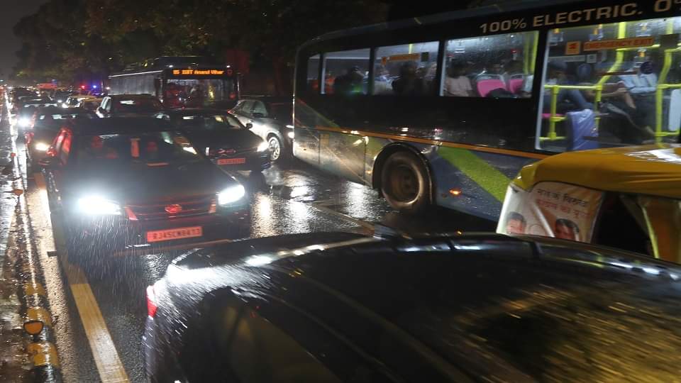 Heavy rains in Delhi-NCR waterlogging causes huge traffic jams
