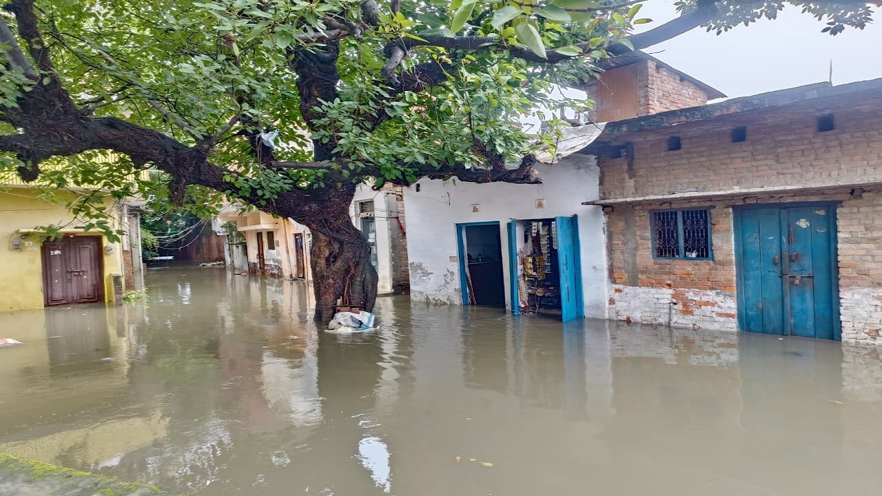 Heavy rainfall affected life flood situation in Pilibhit