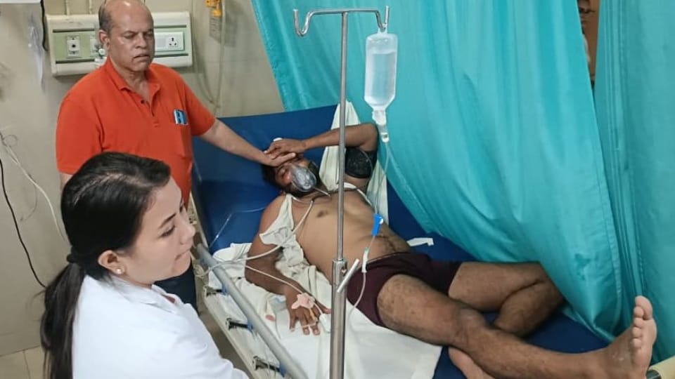UP ABVP Students Clash at Barabanki University Police Lathicharge After Campus Vandalism