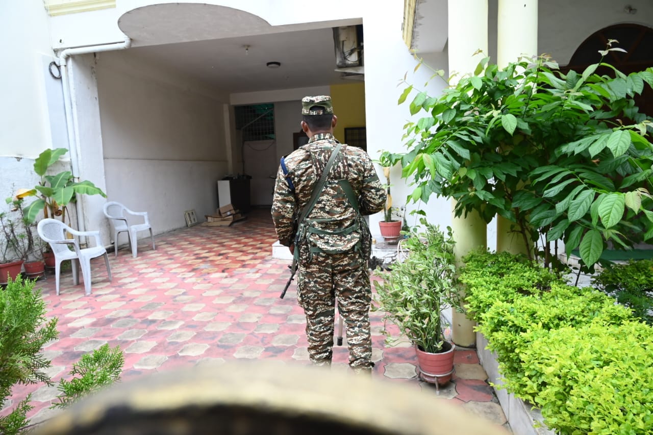 MP News: Income Tax Department takes major action in Bhopal, raids conducted at several places in the early ho