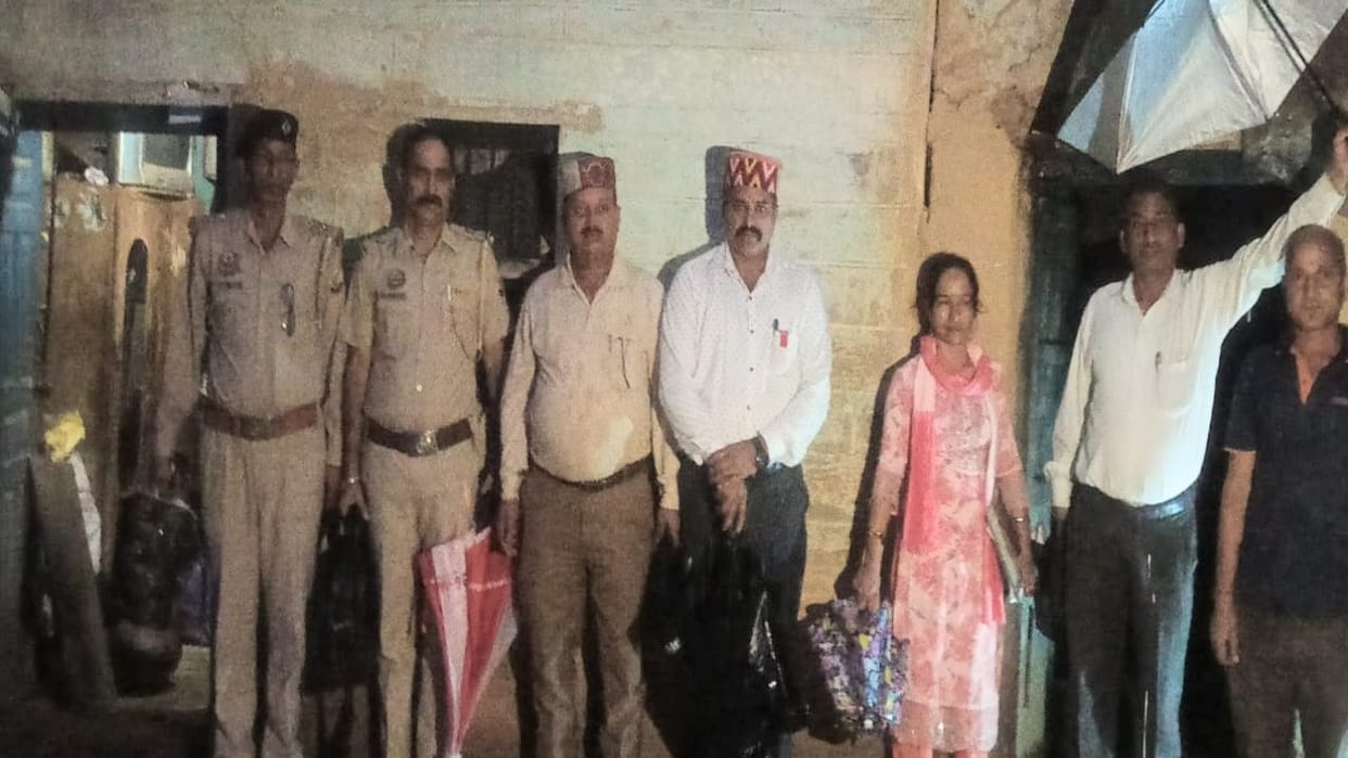 Bilaspur:The house is dilapidated, two families were shifted to a safe place in the presence of police