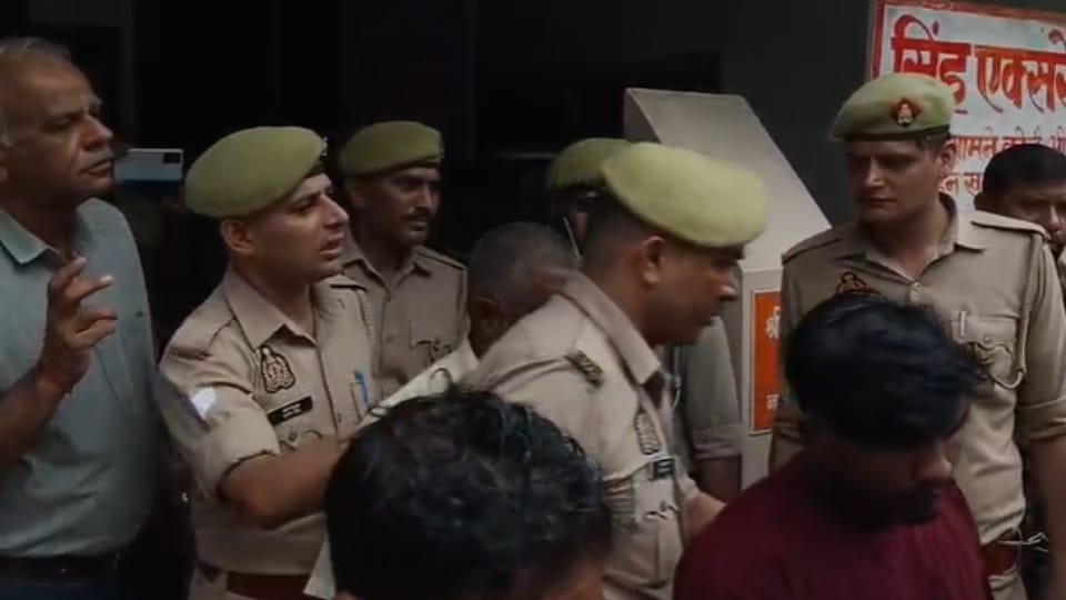 UP Police constable consumes poison over family dispute in Bijnor, critical condition