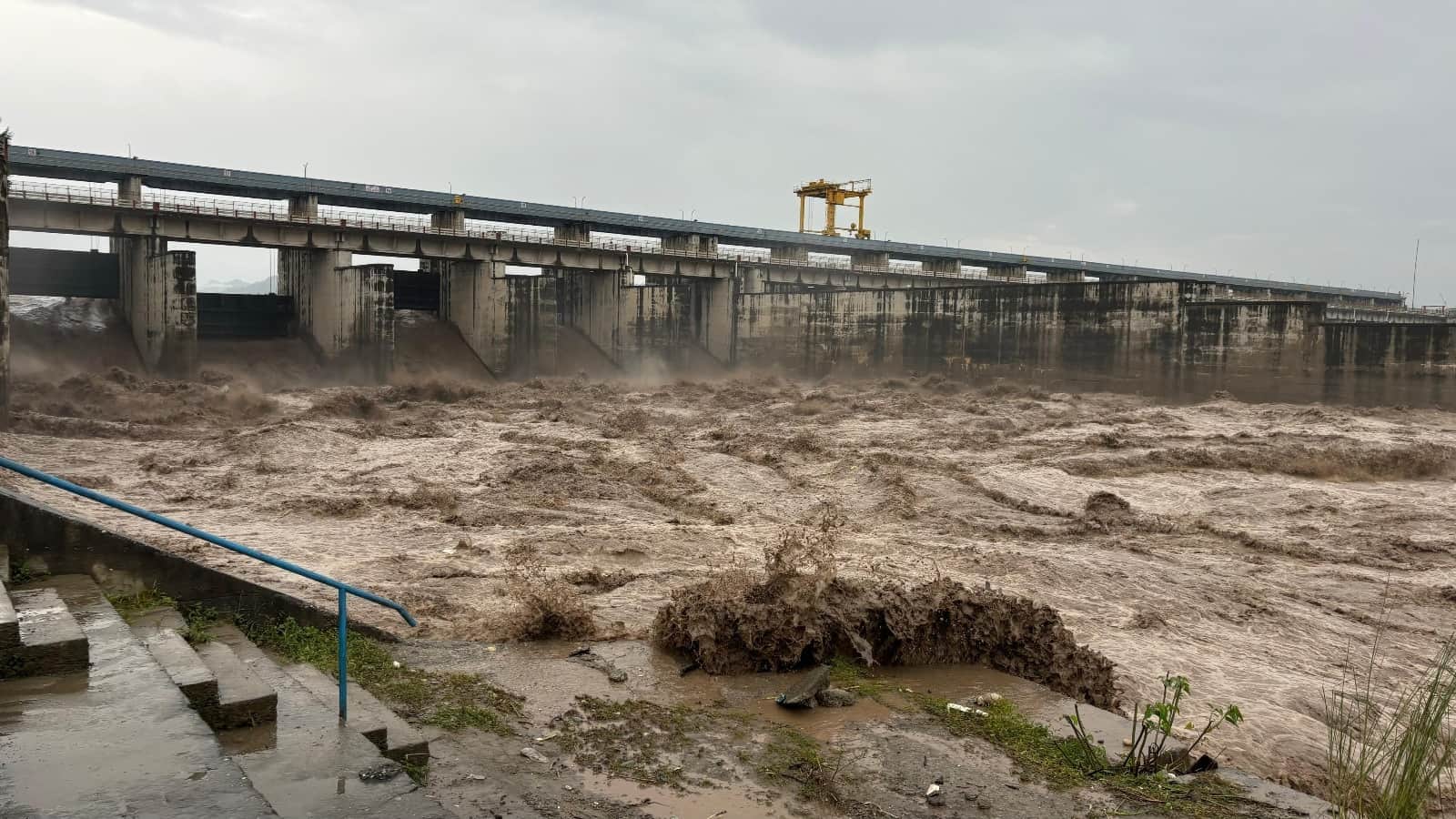 haryana floods Overflowing Yamuna and Markada reached roads and villages, heavy rain expected for 36 hours