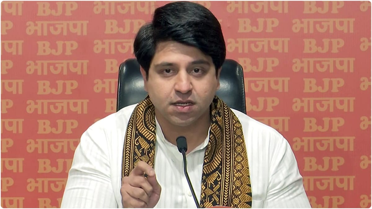 शहजाद पूनावाला ने भाजपा छोड़ी, नेतृत्व पर साधा निशाना