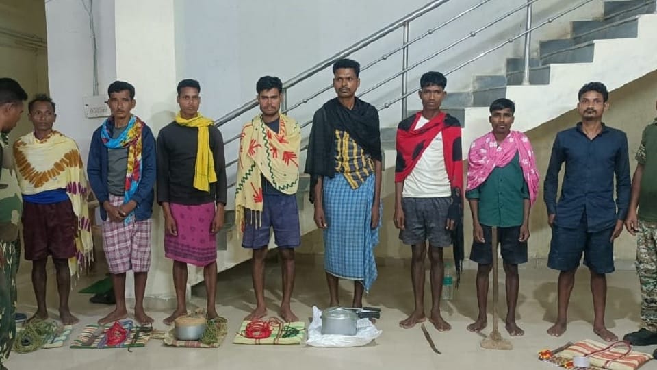 Security forces arrested 16 Naxalites